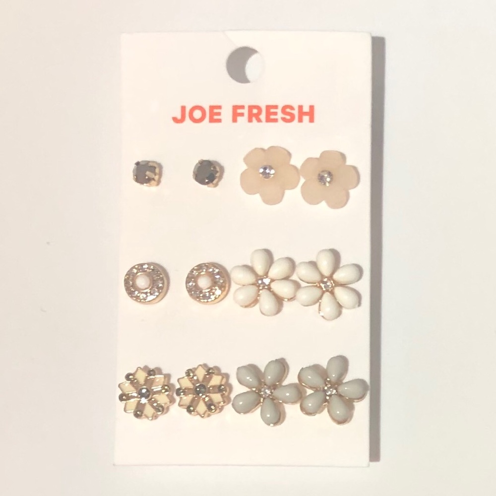 6 pairs of earrings
